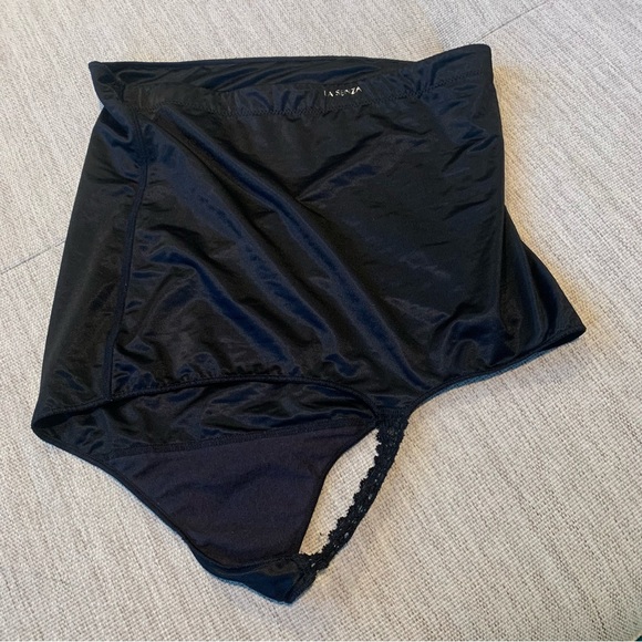 La Senza waist control thong pantie - Picture 3 of 4